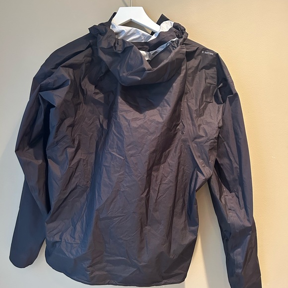 SATISFY PERTEX® 3L FLY RAIN JACKET NWT - Picture 14 of 15